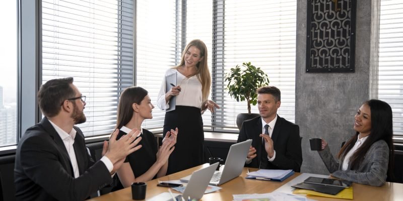 medium-shot-business-team-working-together (1)